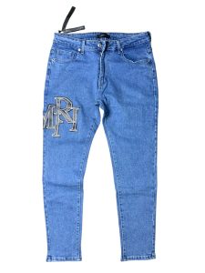 Calça jeans skinny com logo escalonado